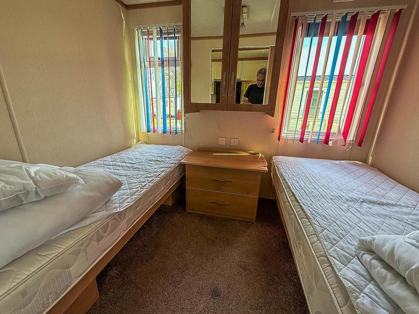 6 Berth, Wheelchair Adapted Caravan At Southview Ref 33084s Campingplatz Skegness