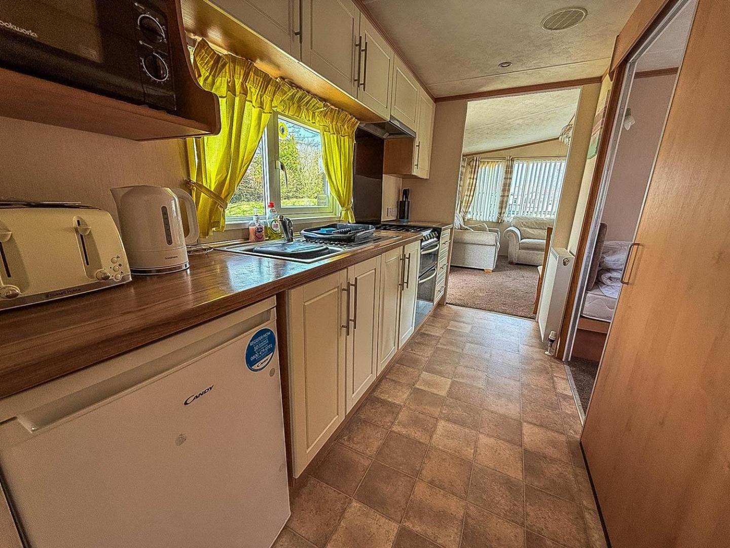 6 Berth, Wheelchair Adapted Caravan At Southview Ref 33084s * Skegness
