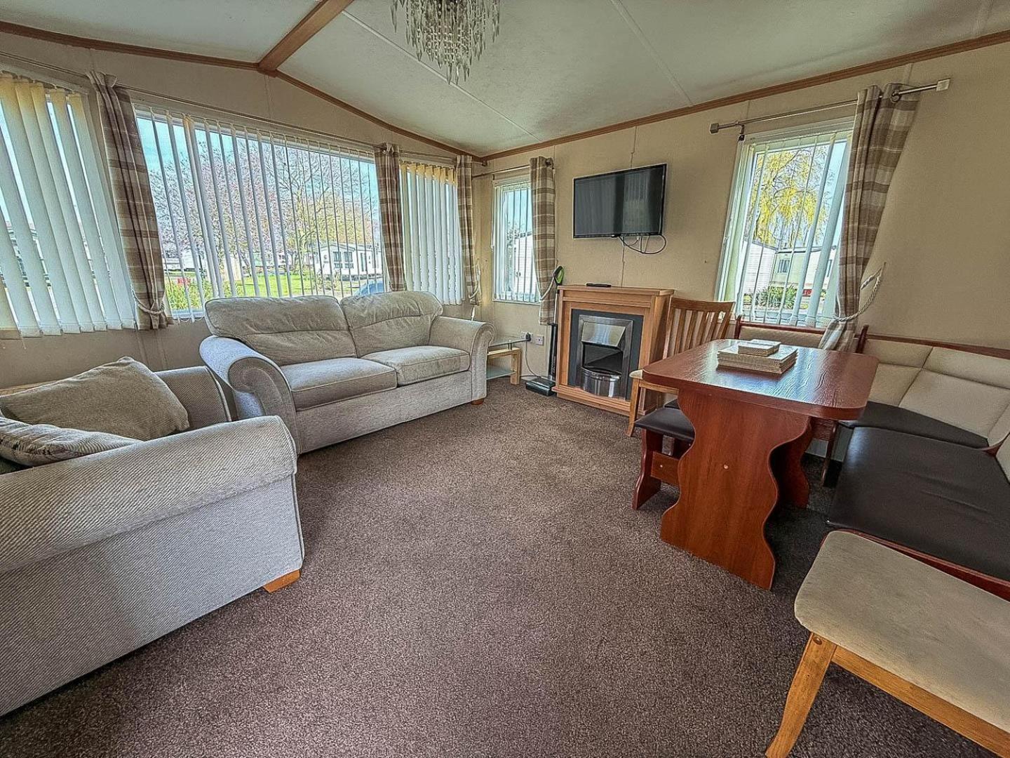 Campsite 6 Berth, Wheelchair Adapted Caravan At Southview Ref 33084s *